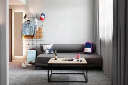 Moxy Cologne Bonn Airport - 35