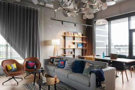 Moxy Cologne Bonn Airport - 14