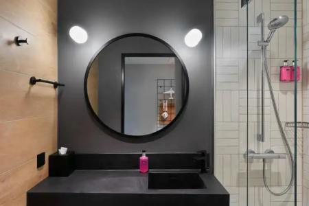 Moxy Cologne Bonn Airport - 9