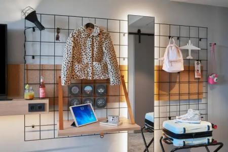 Moxy Cologne Bonn Airport - 28