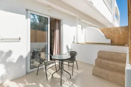 Atma Beach Rooms & Suites - 57