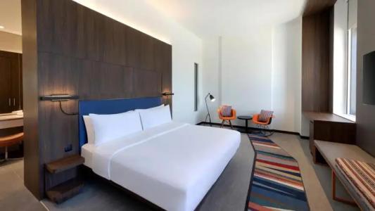 Aloft Al Mina, Dubai - 87