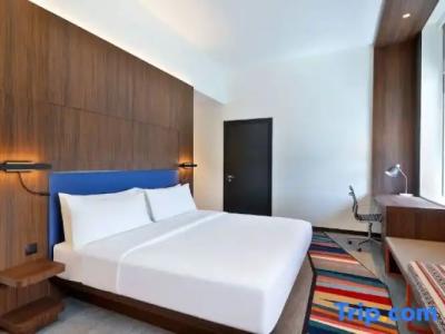 Aloft Al Mina, Dubai - 90