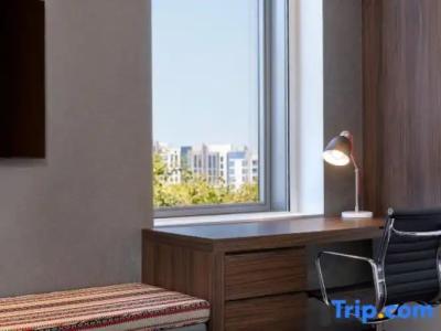 Aloft Al Mina, Dubai - 92
