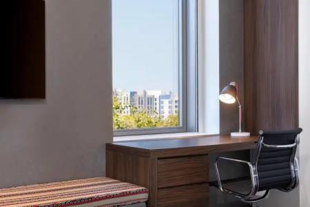 Aloft Al Mina, Dubai - 97