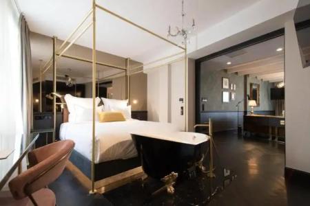 Brown Lighthouse Athens, a member of Browns - 52