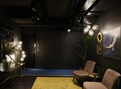 Brown Lighthouse Athens, a member of Browns - 16