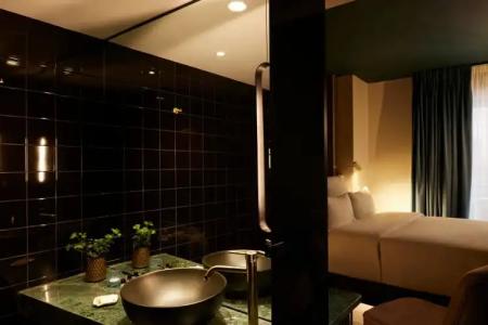 Brown Lighthouse Athens, a member of Browns - 23