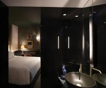 Brown Lighthouse Athens, a member of Browns - 6