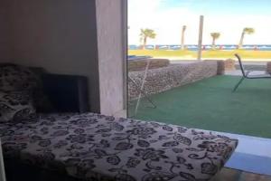 Chalet Porto South Beach - Beach Front Sea View, Ain Sokhna