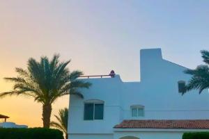 Villa with 5 bedrooms & 4 bathrooms - private heated pool, Hurghada