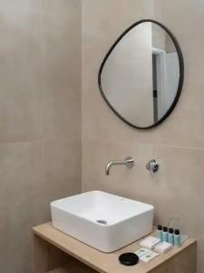 Golden Bee Lifestyle - 72