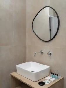 Golden Bee Lifestyle - 65