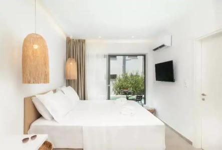 Golden Bee Lifestyle - 61