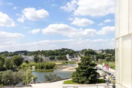 Hampton by Hilton Tours Centre, France - 11