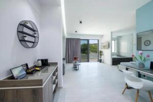 xSuites, Agia Marina