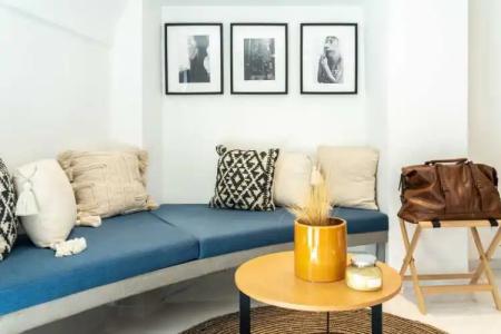 Melo Athens - 162