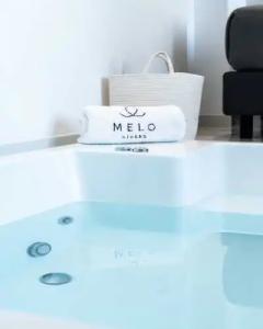 Melo Athens - 61