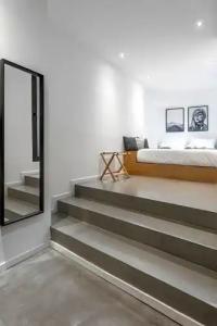 Melo Athens - 54