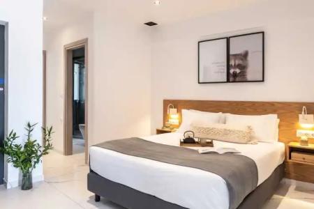 Melo Athens - 177