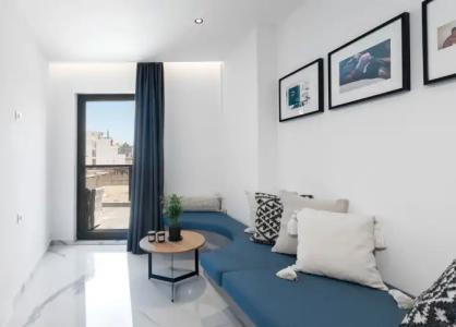 Melo Athens - 181