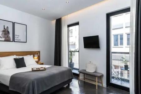 Melo Athens - 127