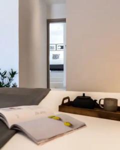 Melo Athens - 199