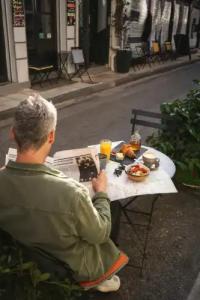 Melo Athens - 38
