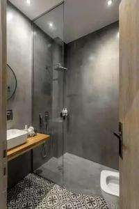 Melo Athens - 60