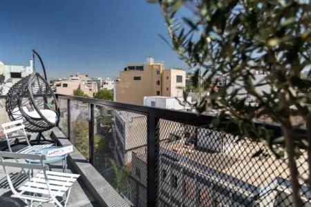 Melo Athens - 155