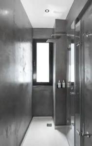 Melo Athens - 220