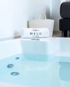 Melo Athens - 7