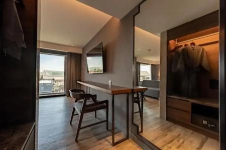 Ayathorn Bangkok - 77