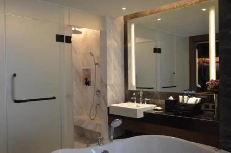 Ayathorn Bangkok - 129