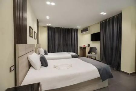 Brothers Pyramids View - 33