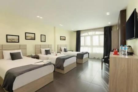 Brothers Pyramids View - 10