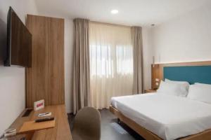 V Hotel, Ancona