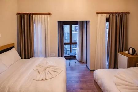 Grand Balyan & Restaurant - 45