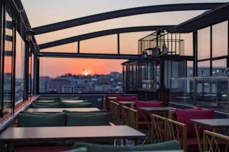 Grand Balyan & Restaurant - 11