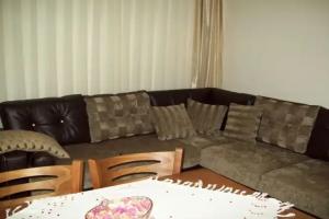 Captivating 4-Bed Villa in for Affordable Prices, Akbuk