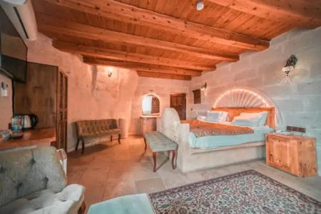 Zeus Cave Suites - 105