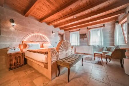 Zeus Cave Suites - 103