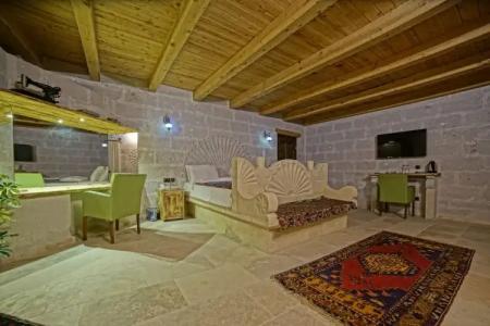 Zeus Cave Suites - 1