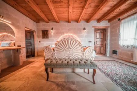 Zeus Cave Suites - 102