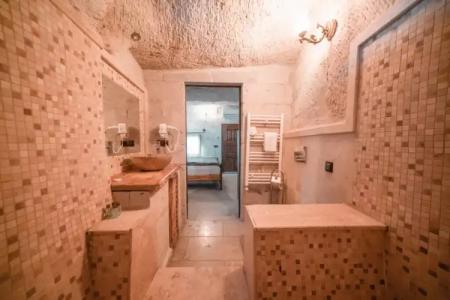 Zeus Cave Suites - 111