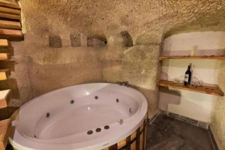 Sarnich Cave Suites - 87