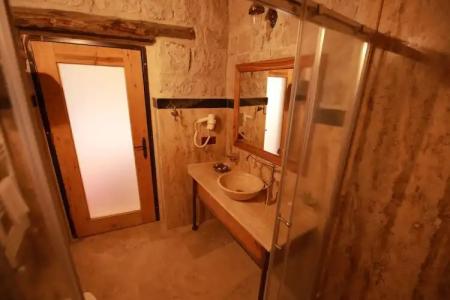 Sarnich Cave Suites - 58