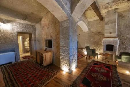 Sarnich Cave Suites - 62
