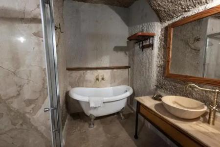 Sarnich Cave Suites - 102