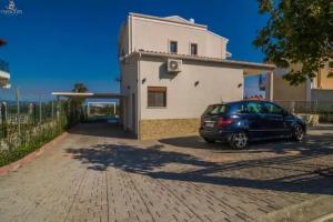 Villa Nikki, Leptokaria